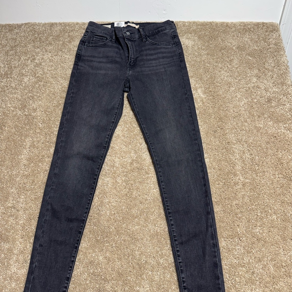 Levi's Women's Dark Wash Skinny Jeans - Black